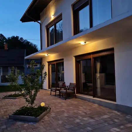 Old Town Road Apartment Karlovac Exterior photo