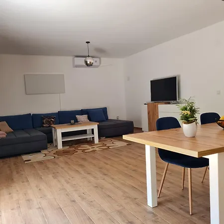 Old Town Road Apartment Karlovac Exterior photo